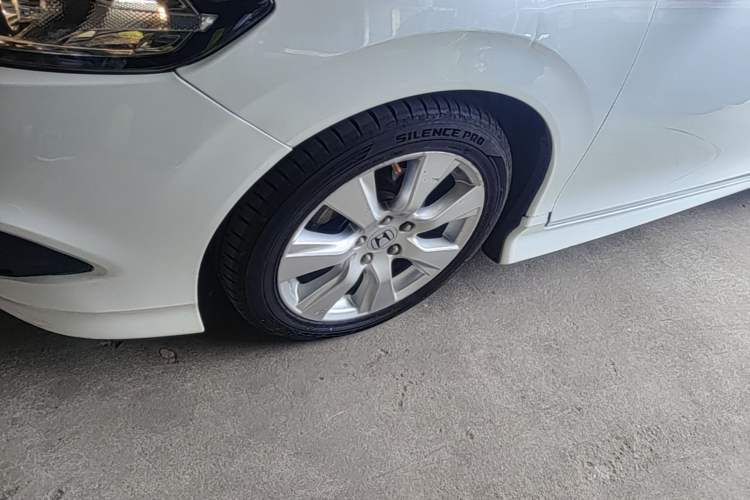 Used Honda Jade 2016 1.8L Automatic Comfort Elite Version 5 Seats Left Front Wheel Hub