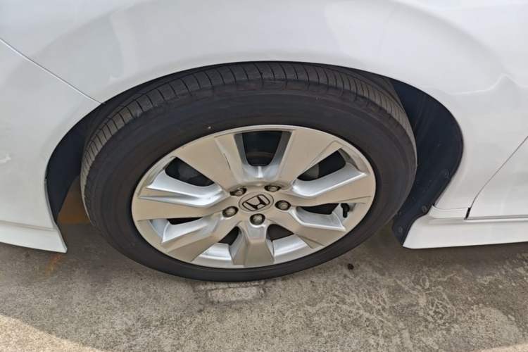Used Honda Jade 2016 1.8L Automatic Comfort Elite Version 5 Seats Left Front Wheel Hub