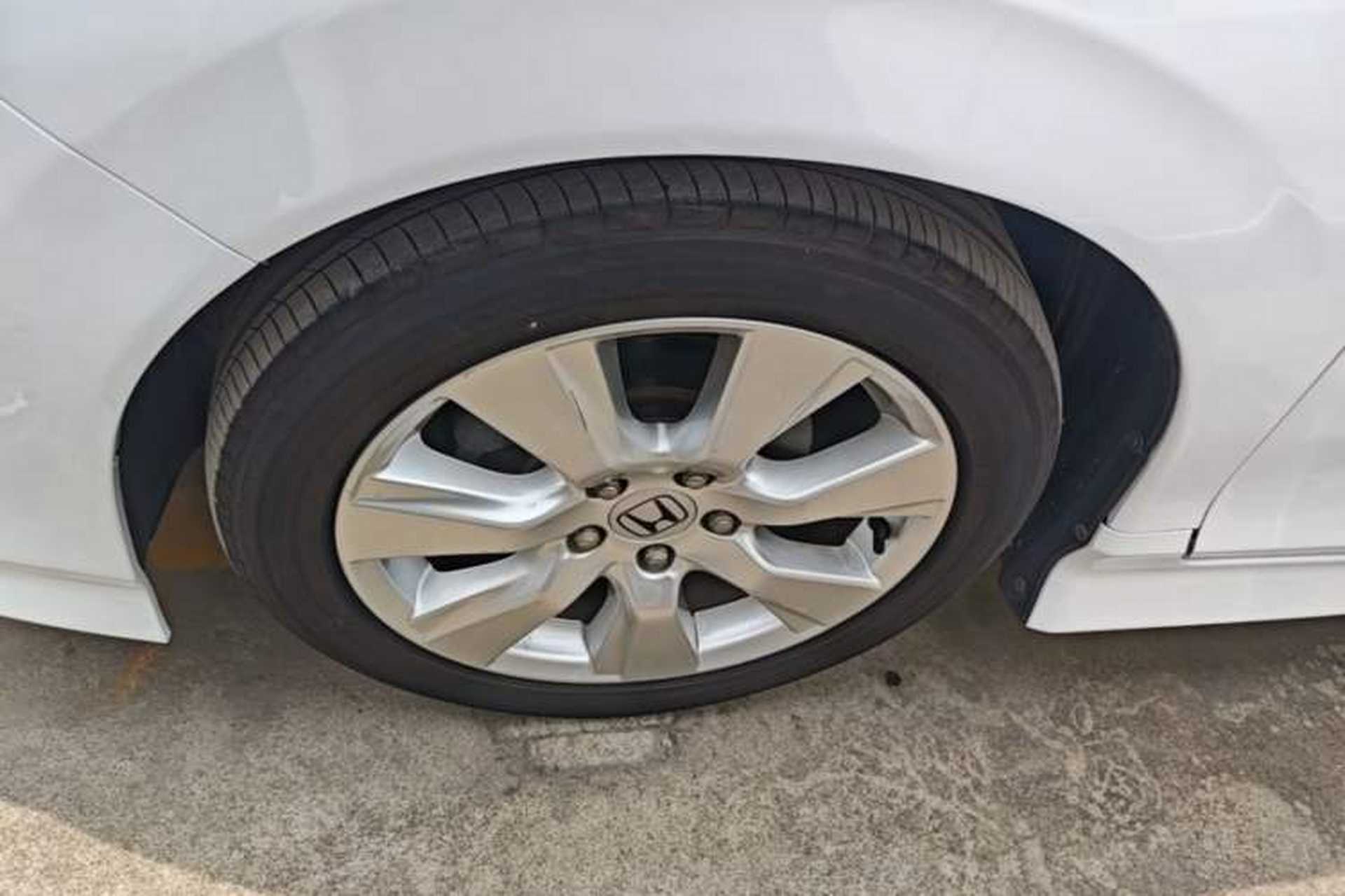 Used Honda Jade 2016 1.8L Automatic Comfort Elite Version 5 Seats Left Front Wheel Hub