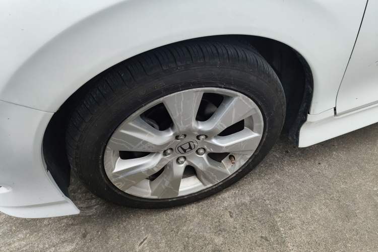 Used Honda Jade 2016 1.8L Automatic Comfort Elite Version 5 Seats Left Front Wheel Hub