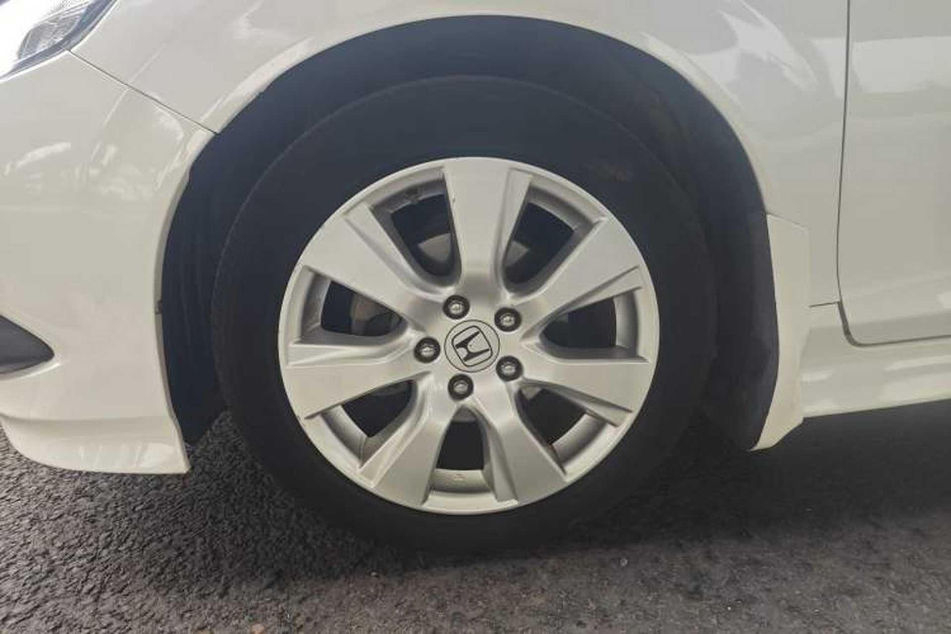 Used Honda Jade 2016 1.8L Automatic Comfort Elite Version 5 Seats Left Front Wheel Hub