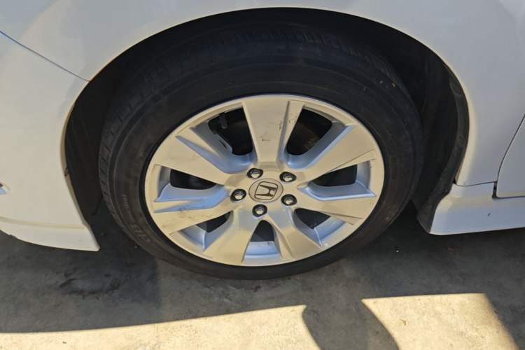 Used Honda Jade 2016 1.8L Automatic Comfort Elite Version 5 Seats Left Front Wheel Hub