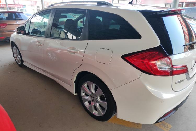 Used Honda Jade 2016 1.8L Automatic Comfort Elite Version 5 Seats Left Side