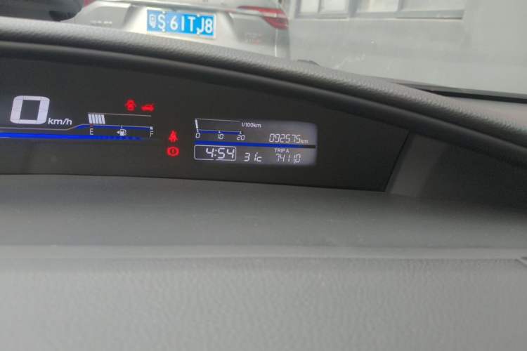 Used Honda Jade 2016 1.8L Automatic Comfort Elite Version 5 Seats Odometer Close Up