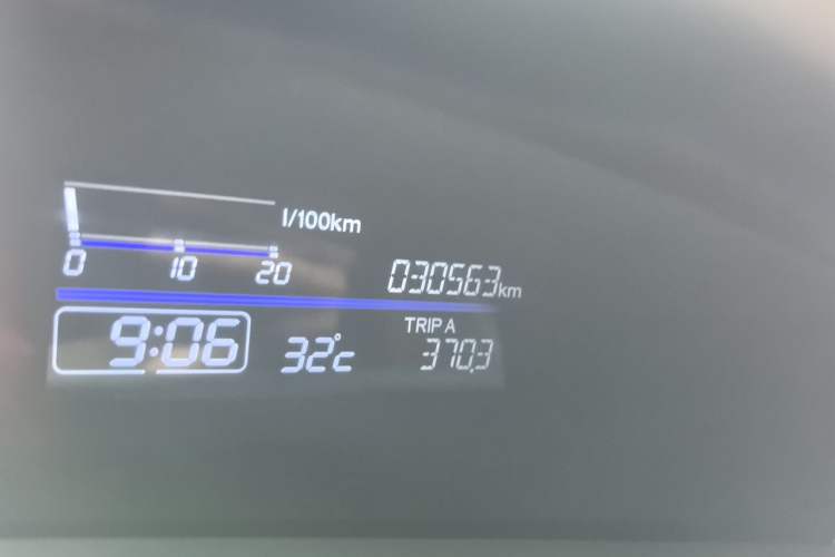 Used Honda Jade 2016 1.8L Automatic Comfort Elite Version 5 Seats Odometer Close Up