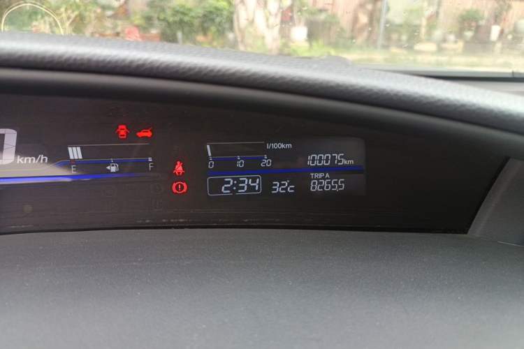 Used Honda Jade 2016 1.8L Automatic Comfort Elite Version 5 Seats Odometer Close Up
