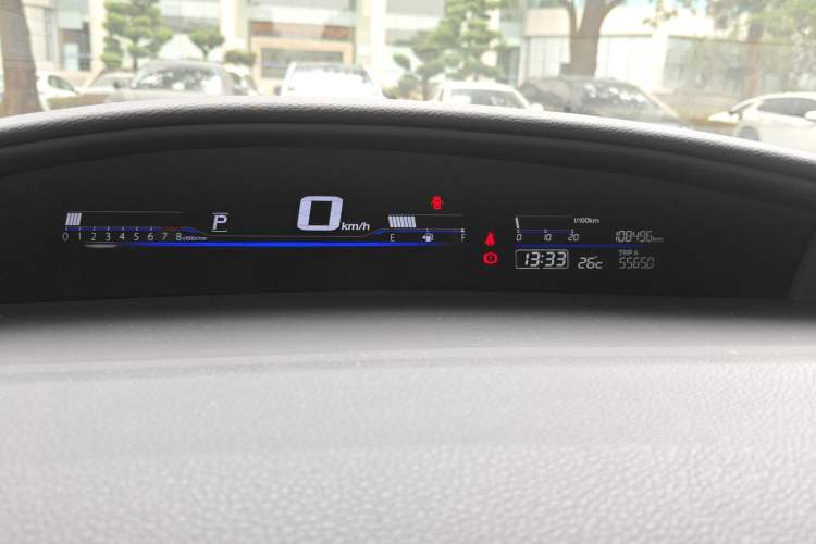 Used Honda Jade 2016 1.8L Automatic Comfort Version 5 Seats Odometer Close Up