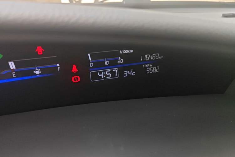 Used Honda Jade 2016 1.8L Automatic Comfort Elite Version 5 Seats Odometer Close Up