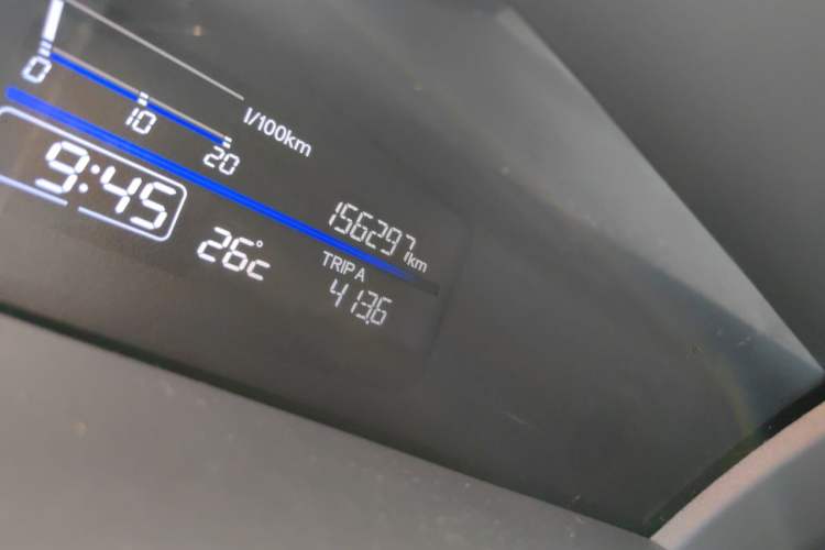 Used Honda Jade 2016 1.8L Automatic Comfort Elite Version 5 Seats Odometer Close Up