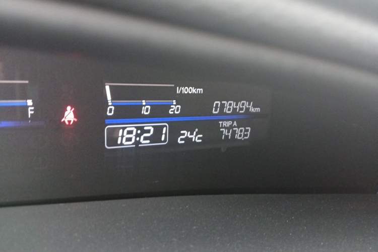 Used Honda Jade 2016 1.8L Automatic Comfort Version 5 Seats Odometer Close Up