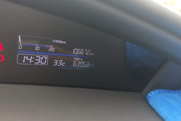 Used Honda Jade 2016 1.8L Automatic Comfort Version 5 Seats Odometer Close Up