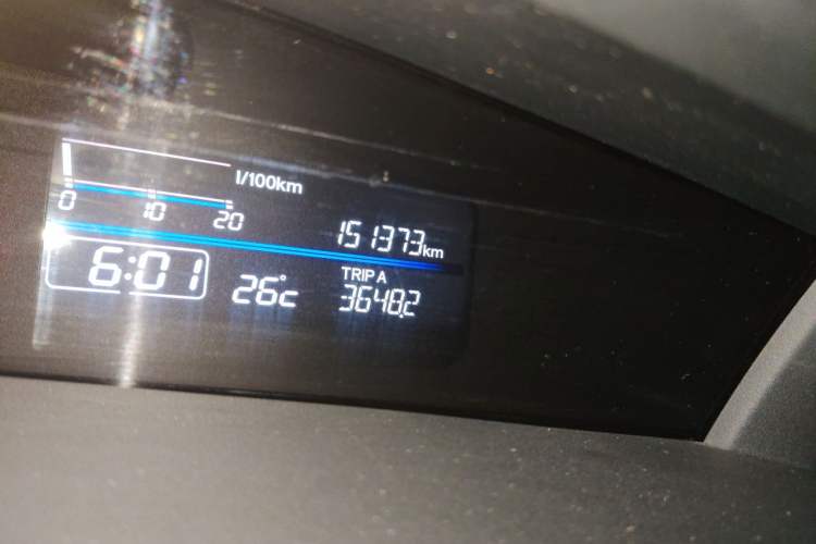 Used Honda Jade 2016 1.8L Automatic Comfort Elite Version 5 Seats Odometer Close Up
