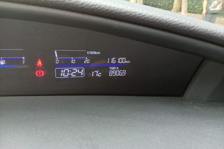 Used Honda Jade 2016 1.8L Automatic Comfort Elite Version 5 Seats Odometer Close Up