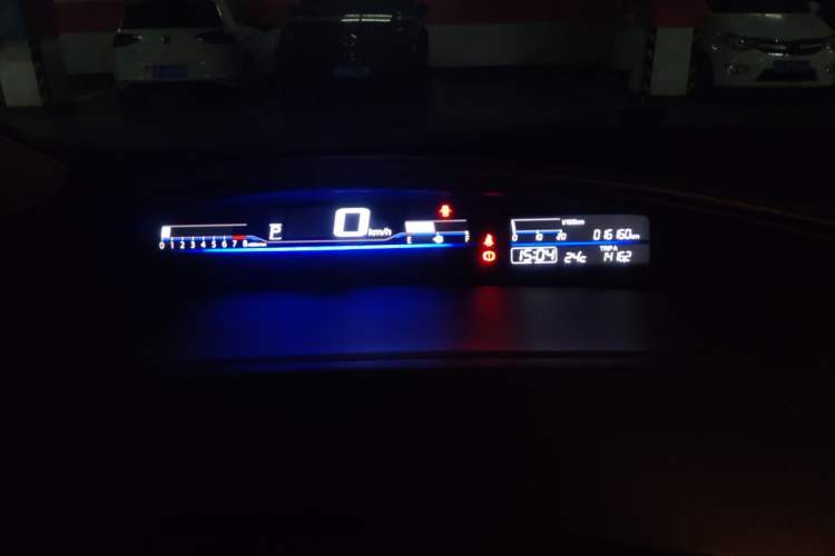 Used Honda Jade 2016 1.8L Automatic Comfort Elite Version 5 Seats Odometer Close Up
