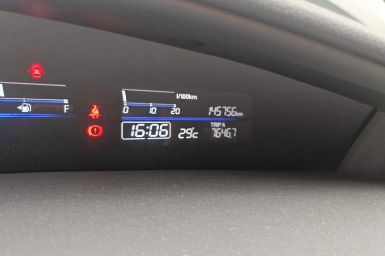 Used Honda Jade 2016 1.8L CVT Luxury Edition 5-seater Odometer Close Up