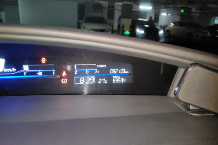 Used Honda Jade 2016 1.8L Automatic Comfort Elite Version 5 Seats Odometer Close Up