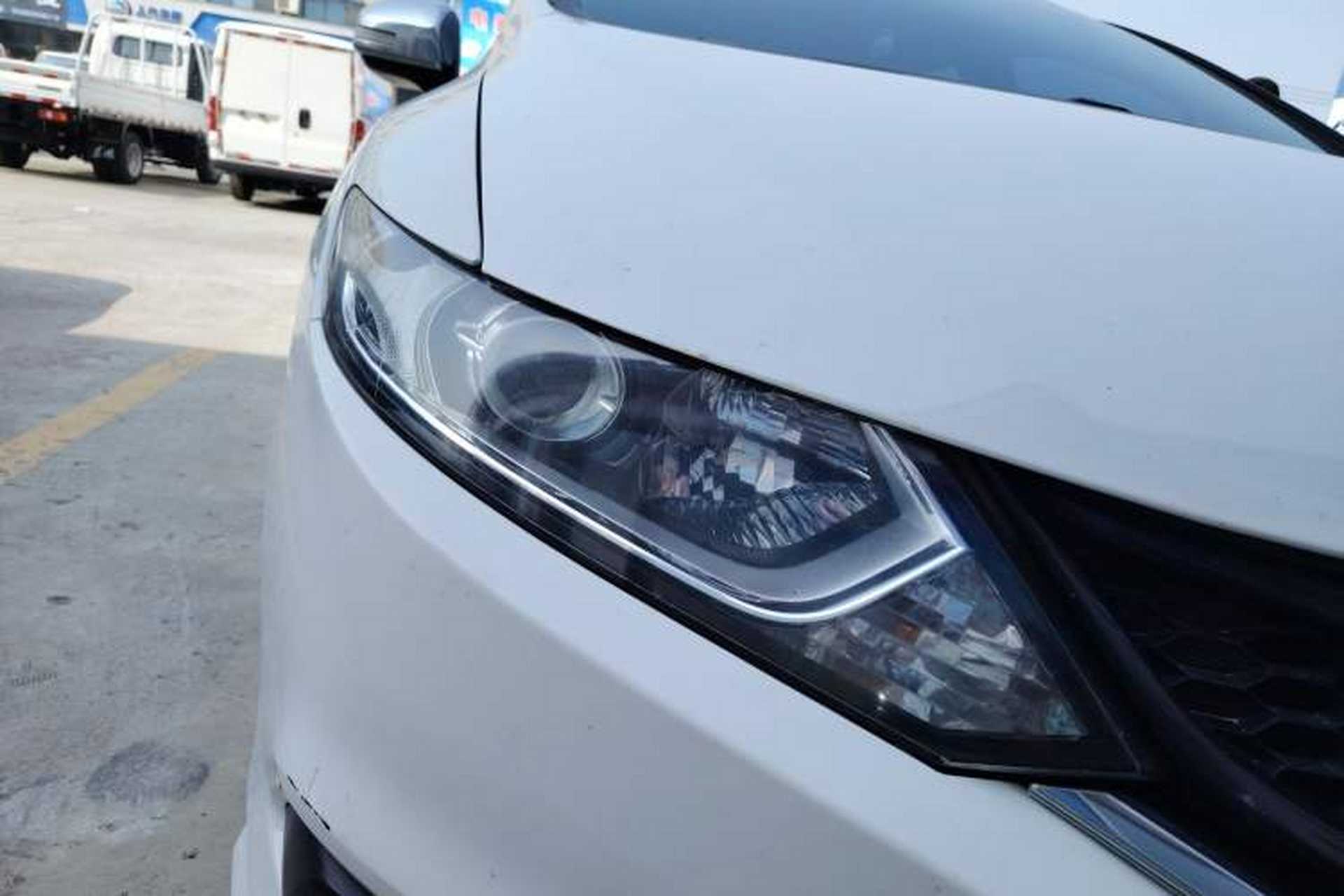 Used Honda Jade 2016 1.8L Automatic Comfort Elite Version 5 Seats Right Front Headlight