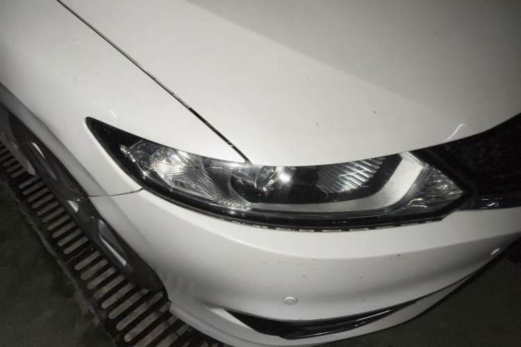 Used Honda Jade 2016 1.8L Automatic Comfort Elite Version 5 Seats Right Front Headlight
