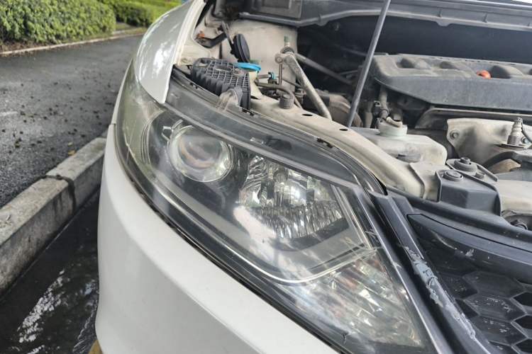 Used Honda Jade 2016 1.8L Automatic Comfort Elite Version 5 Seats Right Front Headlight