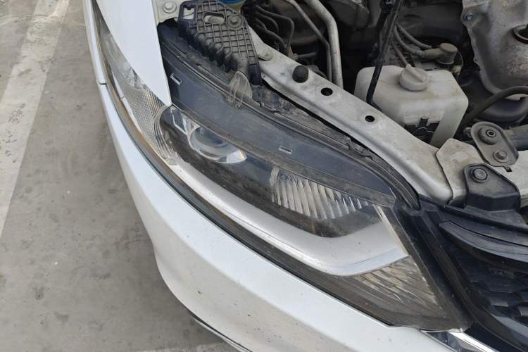Used Honda Jade 2016 1.8L Automatic Comfort Elite Version 5 Seats Right Front Headlight