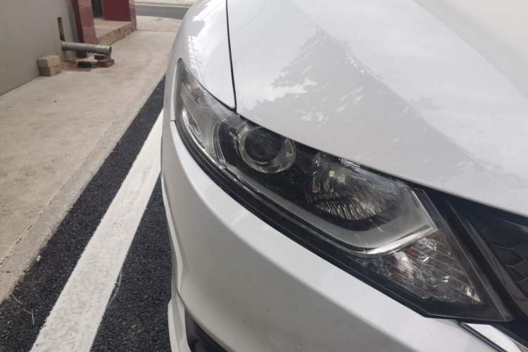 Used Honda Jade 2016 1.8L Automatic Comfort Elite Version 5 Seats Right Front Headlight