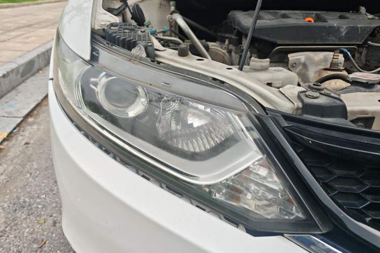 Used Honda Jade 2016 1.8L Automatic Comfort Version 5 Seats Right Front Headlight