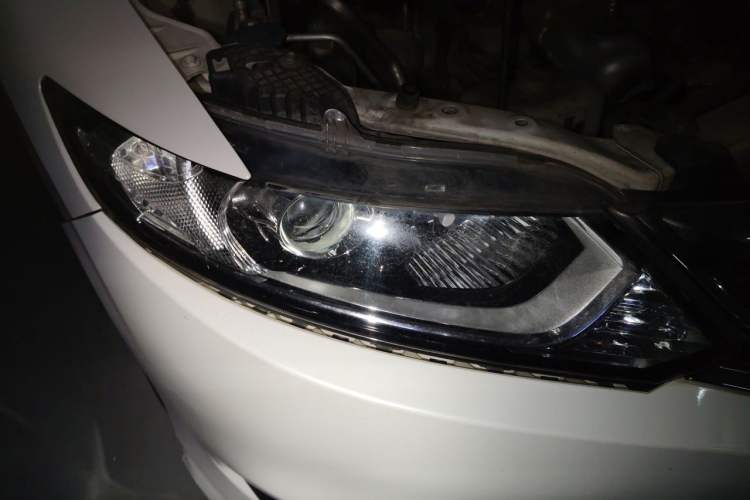 Used Honda Jade 2016 1.8L Automatic Comfort Elite Version 5 Seats Right Front Headlight