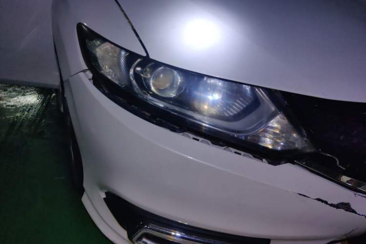 Used Honda Jade 2016 1.8L Automatic Comfort Elite Version 5 Seats Right Front Headlight
