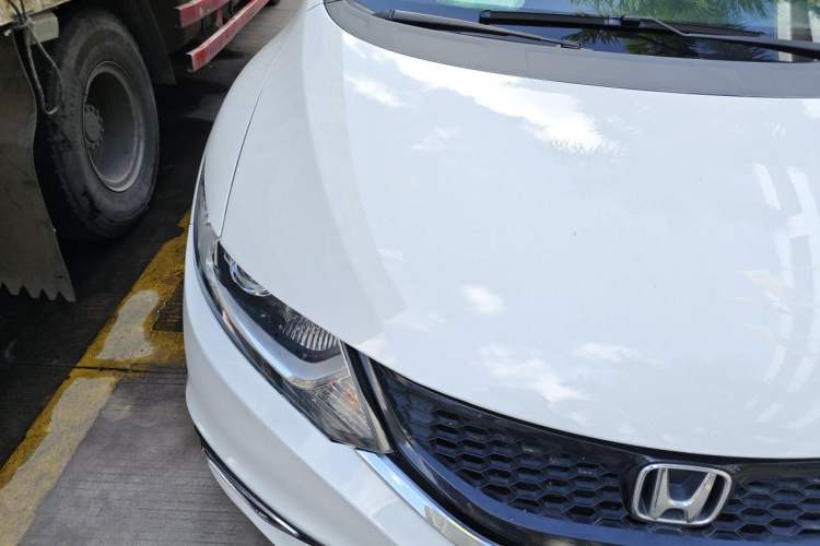Used Honda Jade 2016 1.8L Automatic Comfort Elite Version 5 Seats Right Front Headlight