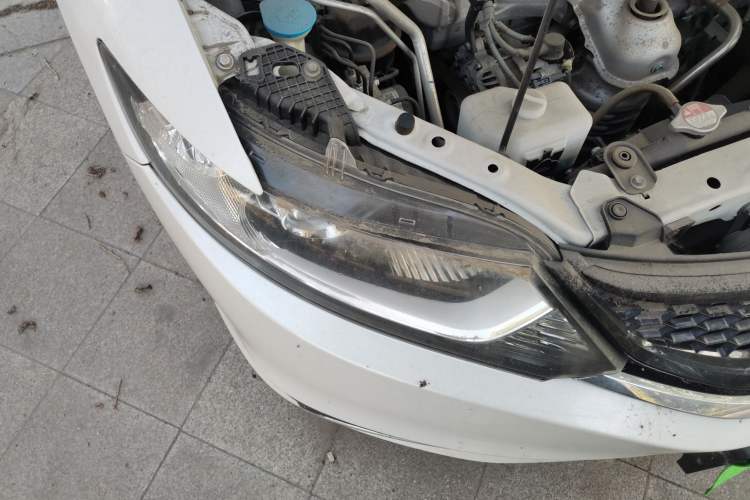 Used Honda Jade 2016 1.8L Automatic Comfort Elite Version 5 Seats Right Front Headlight