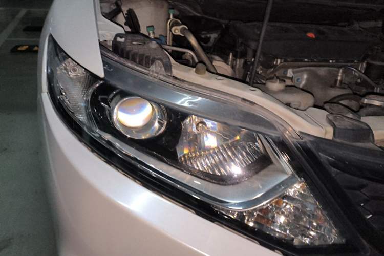 Used Honda Jade 2016 1.8L Automatic Comfort Version 5 Seats Right Front Headlight