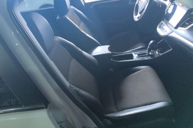 Used Honda Jade 2016 1.8L Automatic Comfort Elite Version 5 Seats Right Front Seat