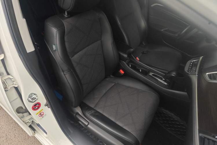 Used Honda Jade 2016 1.8L Automatic Comfort Elite Version 5 Seats Right Front Seat