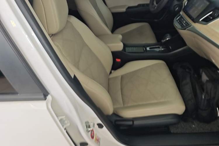 Used Honda Jade 2016 1.8L Automatic Comfort Version 5 Seats Right Front Seat