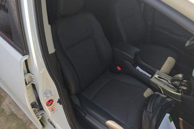 Used Honda Jade 2016 1.8L Automatic Comfort Elite Version 5 Seats Right Front Seat