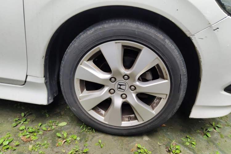 Used Honda Jade 2016 1.8L Automatic Comfort Elite Version 5 Seats Right Front Wheel Hub
