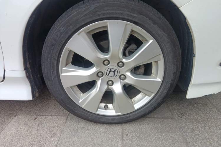 Used Honda Jade 2016 1.8L Automatic Comfort Elite Version 5 Seats Right Front Wheel Hub