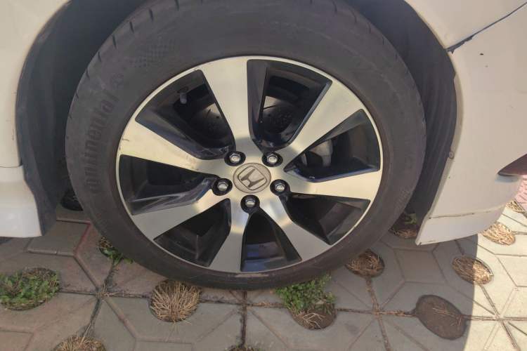 Used Honda Jade 2016 1.8L CVT Luxury Prestige Edition 5-seater Right Front Wheel Hub