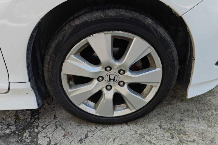 Used Honda Jade 2016 1.8L Automatic Comfort Elite Version 5 Seats Right Front Wheel Hub