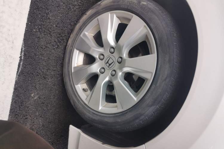 Used Honda Jade 2016 1.8L Automatic Comfort Elite Version 5 Seats Right Front Wheel Hub