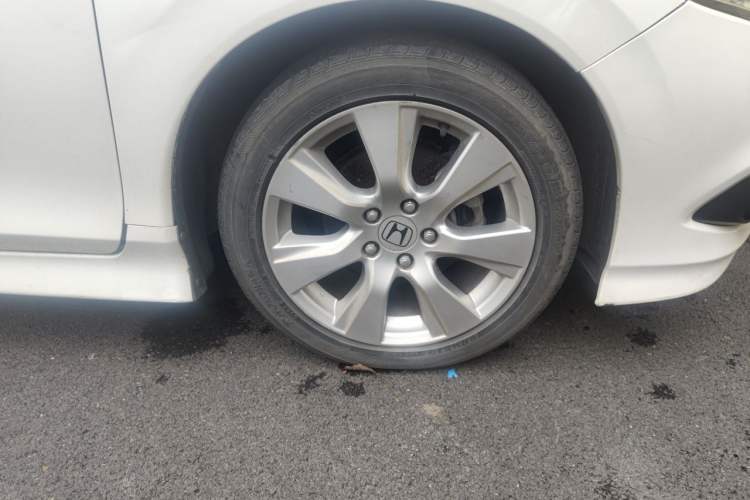 Used Honda Jade 2016 1.8L Automatic Comfort Elite Version 5 Seats Right Front Wheel Hub