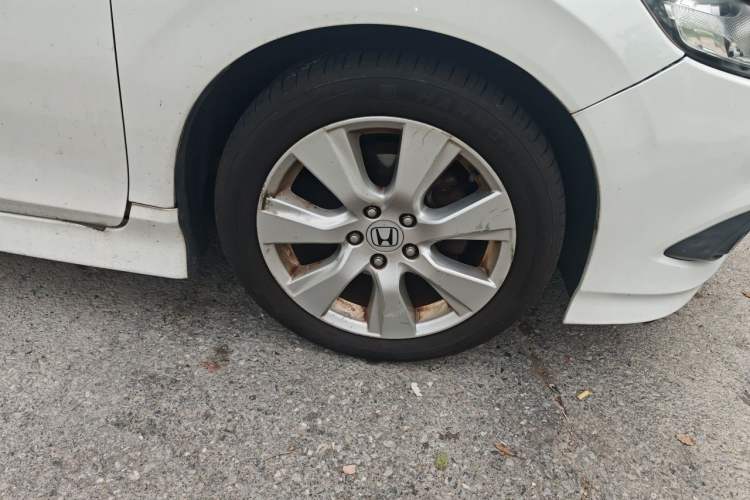 Used Honda Jade 2016 1.8L Automatic Comfort Version 5 Seats Right Front Wheel Hub