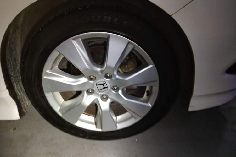 Used Honda Jade 2016 1.8L Automatic Comfort Elite Version 5 Seats Right Front Wheel Hub