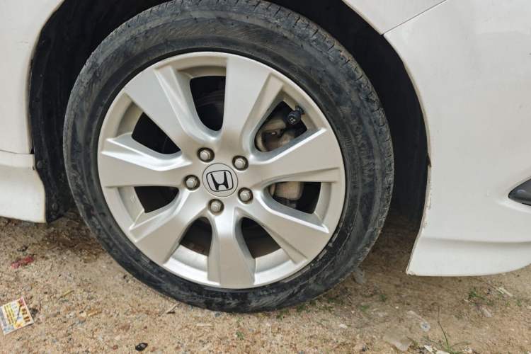 Used Honda Jade 2016 1.8L Automatic Comfort Elite Version 5 Seats Right Front Wheel Hub