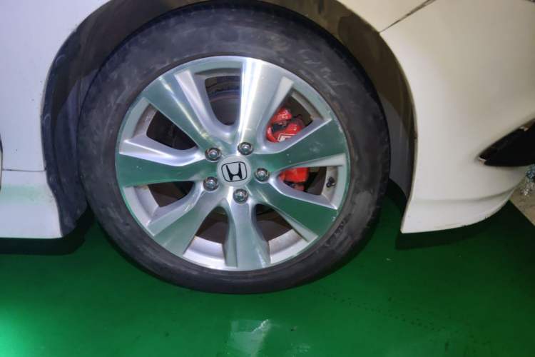 Used Honda Jade 2016 1.8L Automatic Comfort Elite Version 5 Seats Right Front Wheel Hub