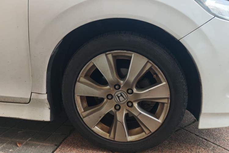 Used Honda Jade 2016 1.8L Automatic Comfort Elite Version 5 Seats Right Front Wheel Hub