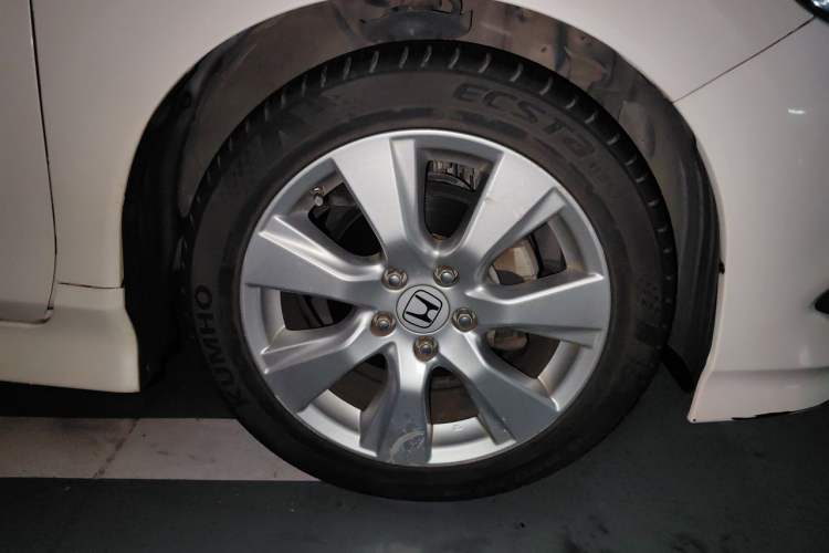 Used Honda Jade 2016 1.8L Automatic Comfort Elite Version 5 Seats Right Front Wheel Hub