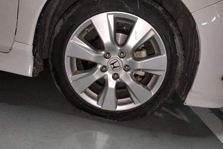 Used Honda Jade 2016 1.8L Automatic Comfort Version 5 Seats Right Front Wheel Hub