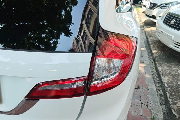 Used Honda Jade 2016 1.8L Automatic Comfort Elite Version 5 Seats Right Rear Taillight