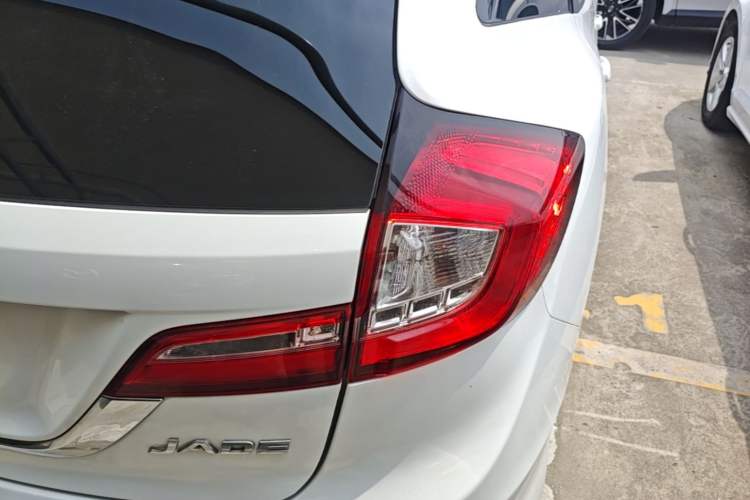 Used Honda Jade 2016 1.8L Automatic Comfort Elite Version 5 Seats Right Rear Taillight